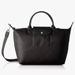 Longchamp:Elegant Black Tote Bag